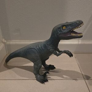 Jurassic World Velociraptor